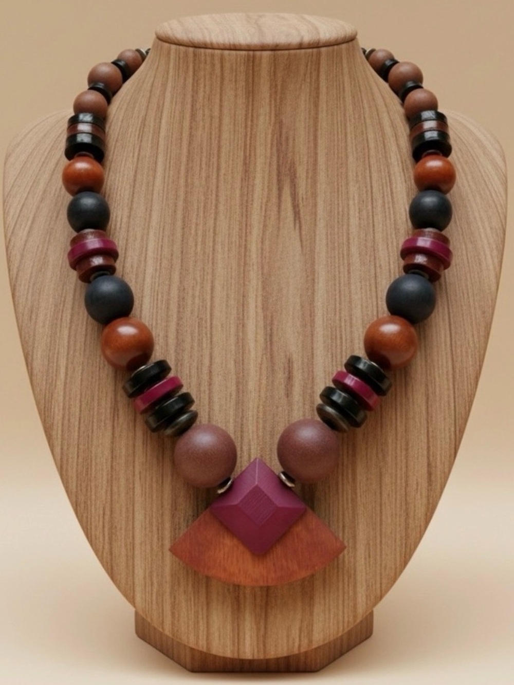 Vintage 70s Boho Chunky Wooden Bead Necklace Geometric Pendant Brown Burgundy